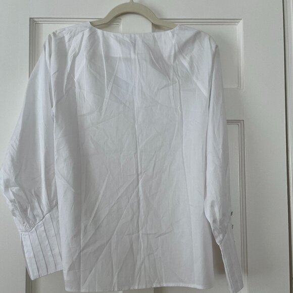 Harshman White V Neck Pullover Blouse w/beautiful button sleeves Size XS NWT - Picture 2 of 3